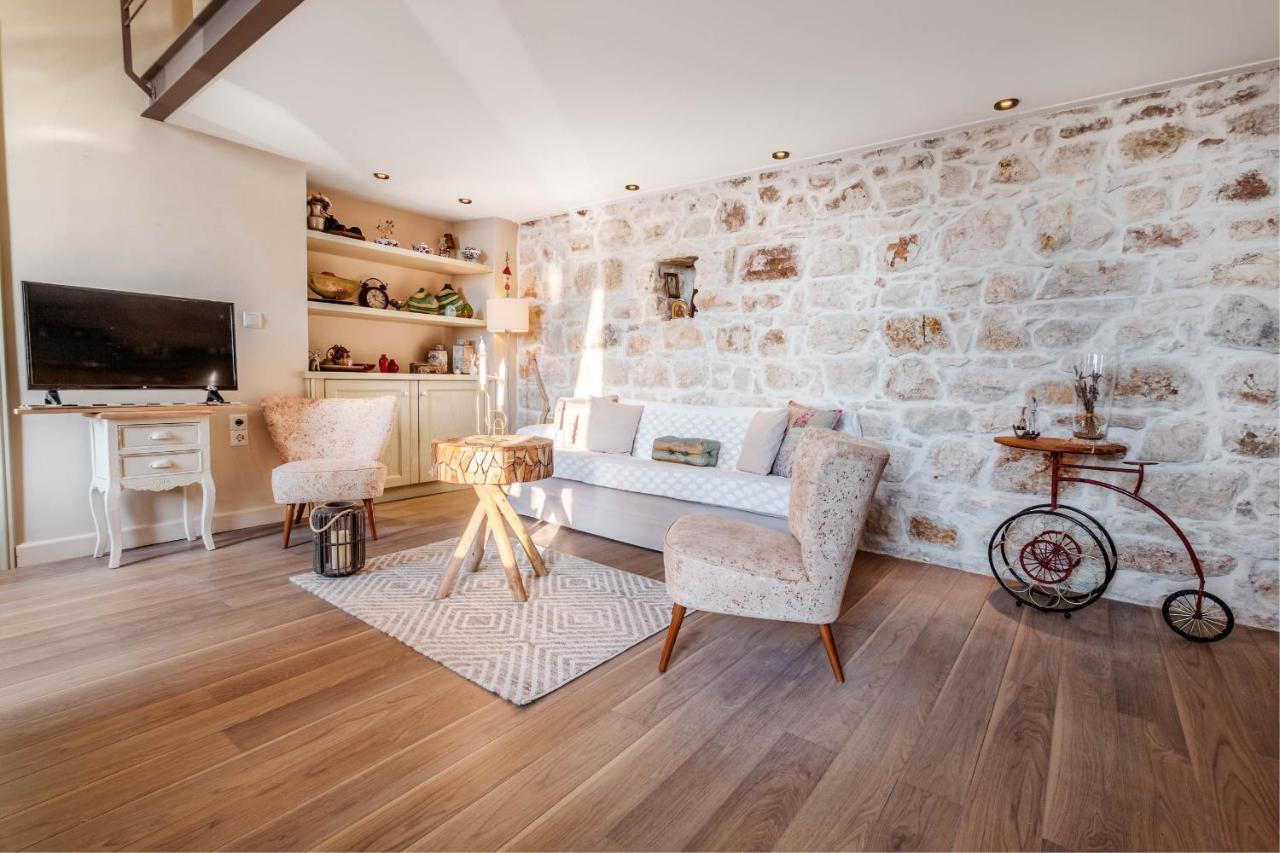 Apartamento Mouragia Loft - Waterfront Old Corfu Town Exterior foto